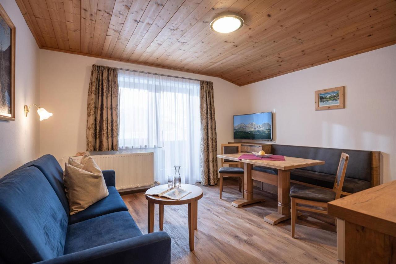 Apartment mit Balkon